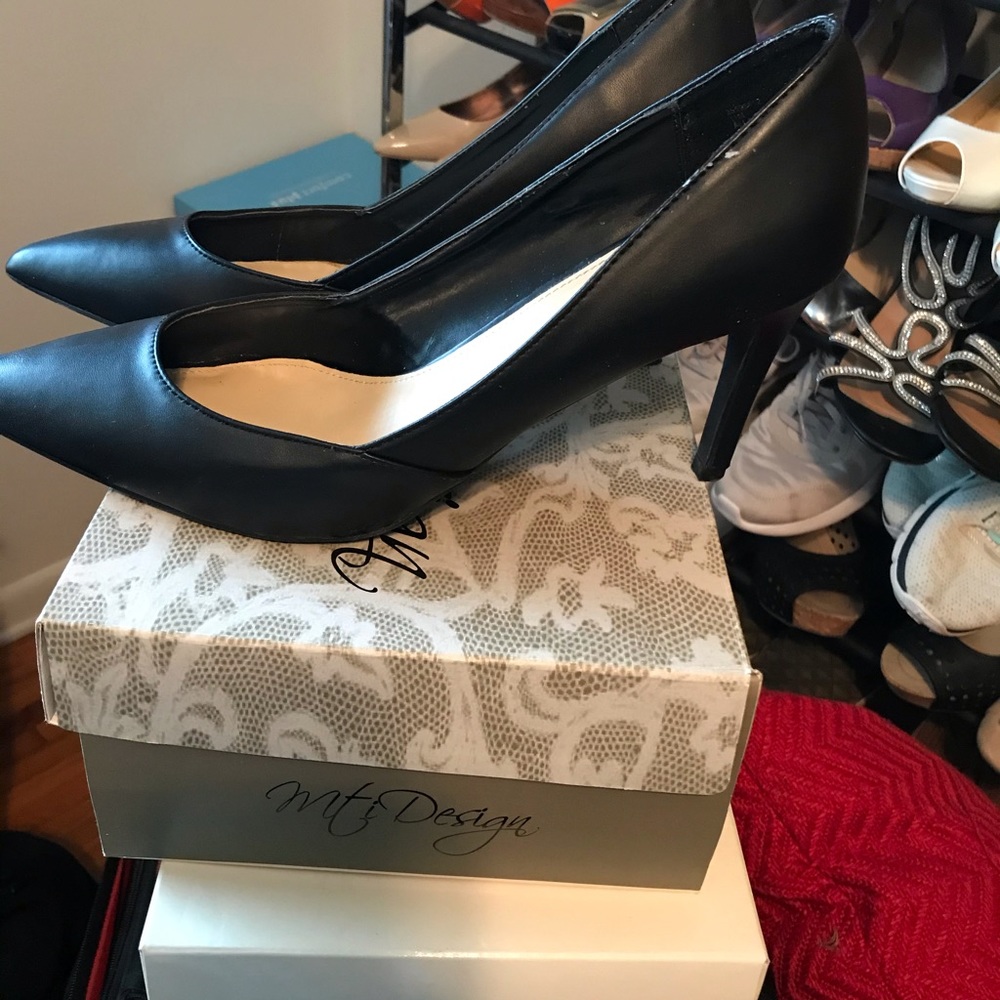 Shoes - Picture 12 of 16